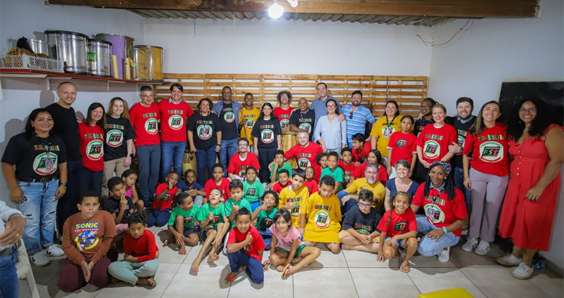 Centro Solano Trindade recebe visita do comitê mundial dos trabalhadores da VW