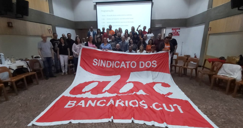 Sindicato empossa delegados e delegadas sindicais da Caixa