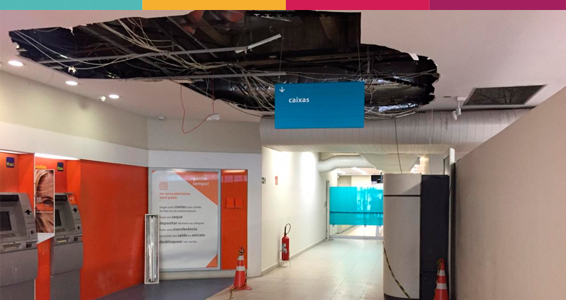 Vazamento em agência após chuva leva  Sindicato a chamar Defesa Civil