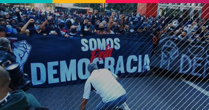 Democracia sempre