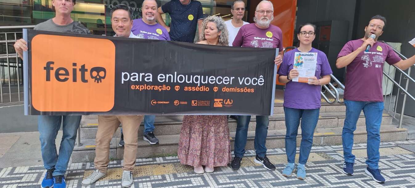 Sindicato dos Bancários do ABC realiza atividade no Itaú e denuncia adoecimento e cortes de empregos