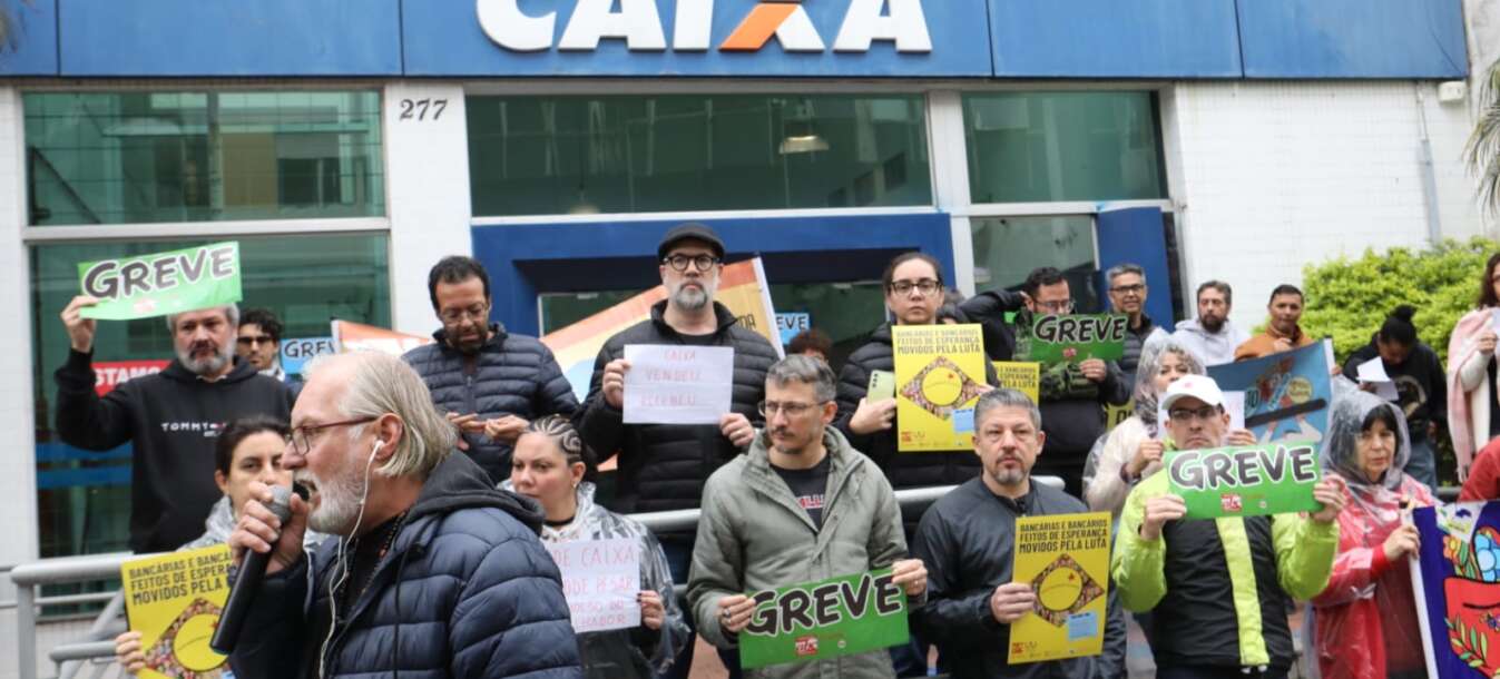 Sindicato vai às ruas dialogar com população e empregados sobre greve na Caixa