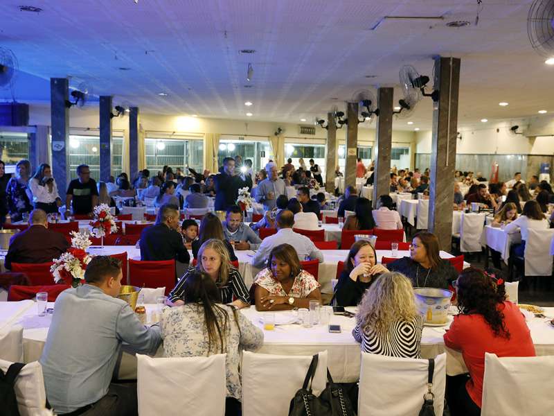 Jantar das agências 100% sindicalizadas no  Sindicato dos Bancários do ABC no restaurante Florestal. Avenida Maria Servidei Demarchi, 2.998 - São Bernardo do Campo/SP. Brasil_22_03_2018. Fotos Dino Santos.