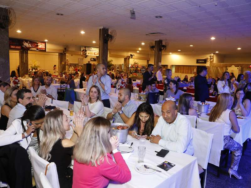 Jantar das agências 100% sindicalizadas no  Sindicato dos Bancários do ABC no restaurante Florestal. Avenida Maria Servidei Demarchi, 2.998 - São Bernardo do Campo/SP. Brasil_22_03_2018. Fotos Dino Santos.