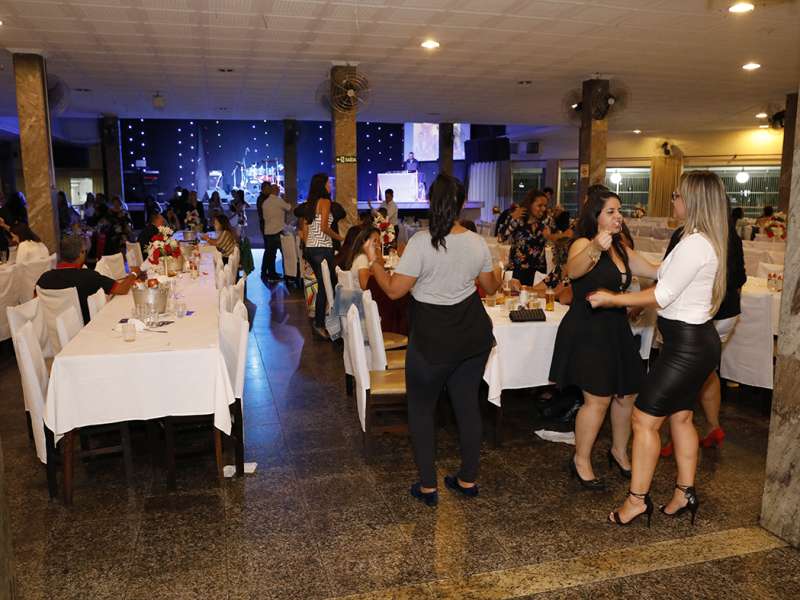 Jantar das agências 100% sindicalizadas no  Sindicato dos Bancários do ABC no restaurante Florestal. Avenida Maria Servidei Demarchi, 2.998 - São Bernardo do Campo/SP. Brasil_22_03_2018. Fotos Dino Santos.