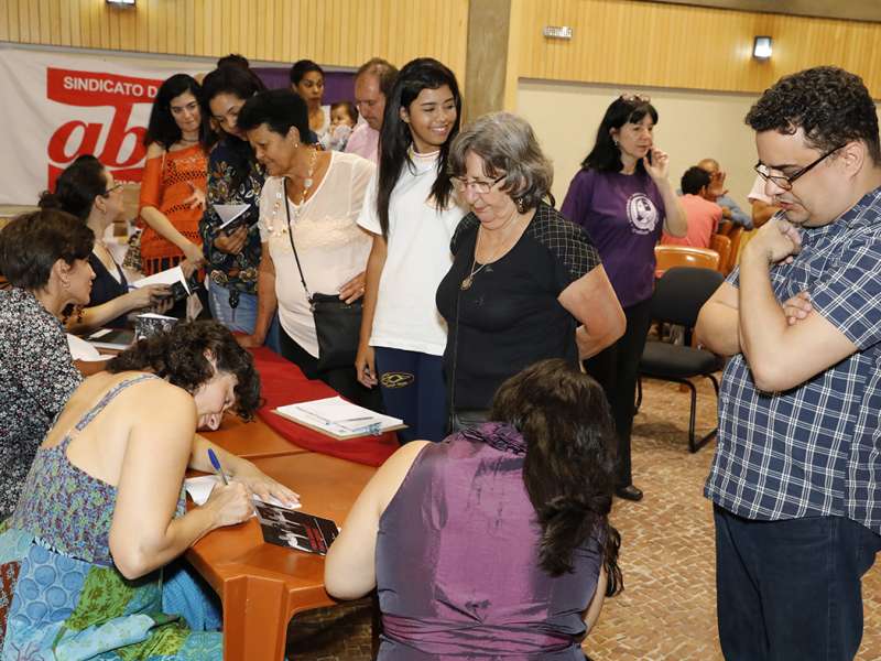 Lançamento do livro Ponto Segredo.Ponto Corrente no centro de formação dos Bancários do ABC. Rua Cavier de Toledo, 268 - Centro de Santo André/SP. Brasil_23_03_2018. Fotos Dino Santos.