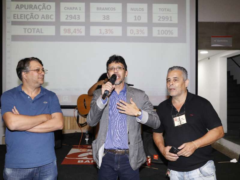 2f989bd3-94b5-41d2-bb2d-ff4537c58e87