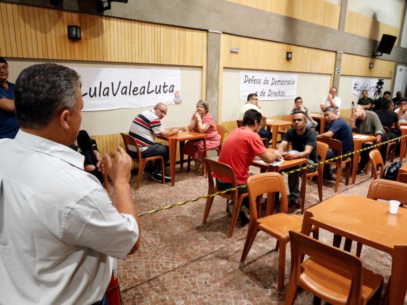 a526d977-e506-48b9-a523-b4132f48620c