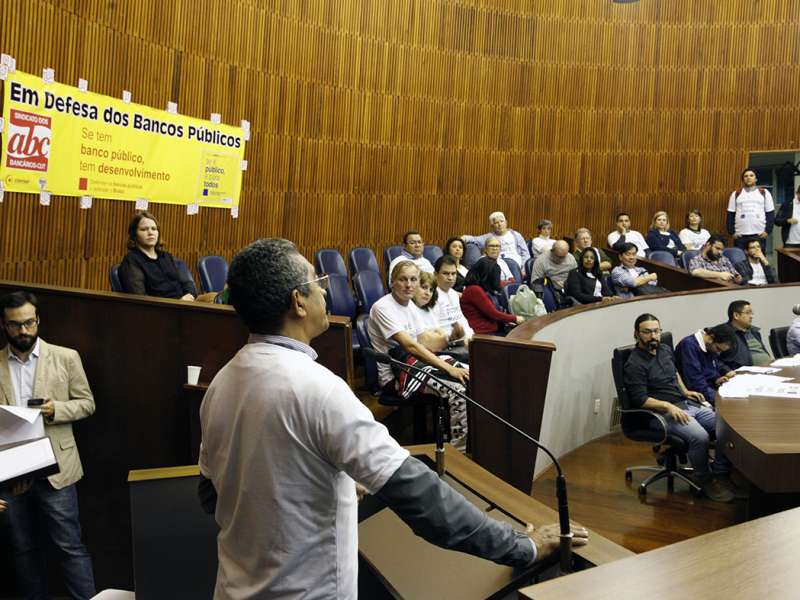Audiência pública em defesa dos bancos públicos na Câmara Municipal de Santo André/SP. Brasil_19_09_2017. Fotos Dino Santos.