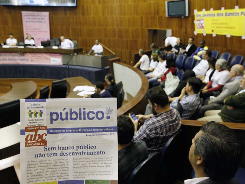 Audiência pública em defesa dos bancos públicos na Câmara Municipal de Santo André/SP. Brasil_19_09_2017. Fotos Dino Santos.