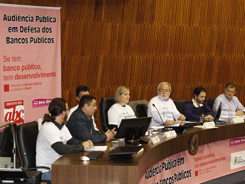 Audiência pública em defesa dos bancos públicos na Câmara Municipal de Santo André/SP. Brasil_19_09_2017. Fotos Dino Santos.