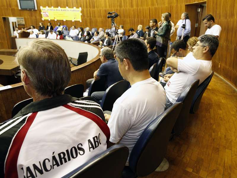 Audiência pública em defesa dos bancos públicos na Câmara Municipal de Santo André/SP. Brasil_19_09_2017. Fotos Dino Santos.