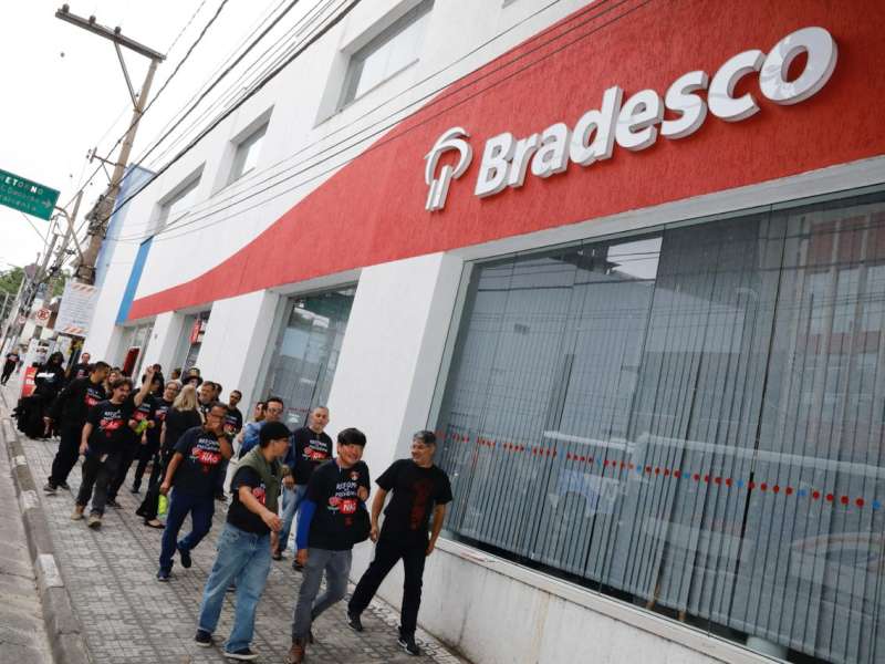 d4b63d8a-00f0-4213-810e-1523528611b5