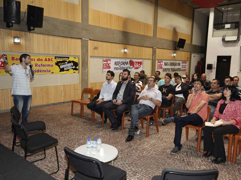 Debate sobre Saúde Caixa com Plínio Pavão (membro do GT Saúde Caixa) no Centro de Formação dos Bancários do ABC. Rua Xavier de Toledo, 268 - Centro de Santo André/SP. Brasil_26_09_2017. Fotos Dino Santos.