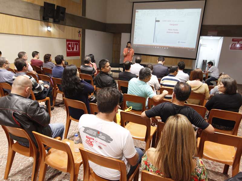 Debate sobre Saúde Caixa com Plínio Pavão (membro do GT Saúde Caixa) no Centro de Formação dos Bancários do ABC. Rua Xavier de Toledo, 268 - Centro de Santo André/SP. Brasil_26_09_2017. Fotos Dino Santos.