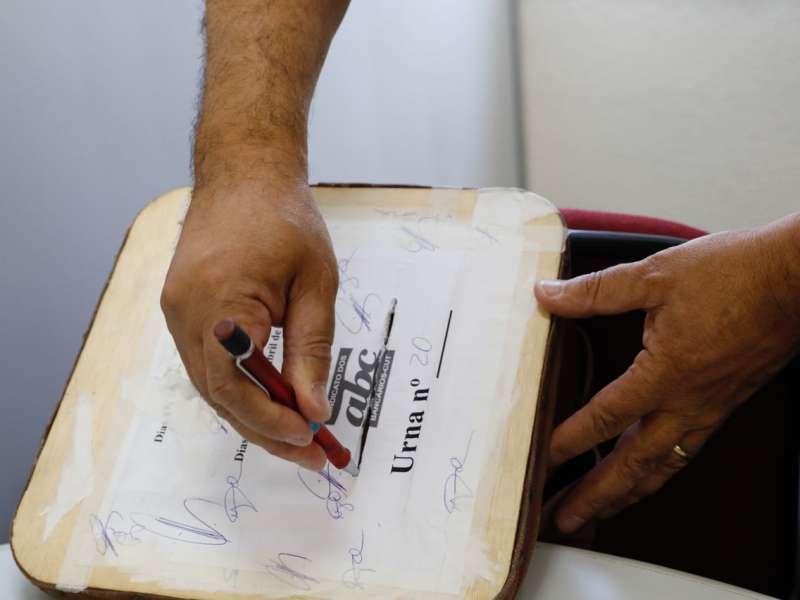 f9b945e6-5f0c-469c-8264-29b6df0dc601