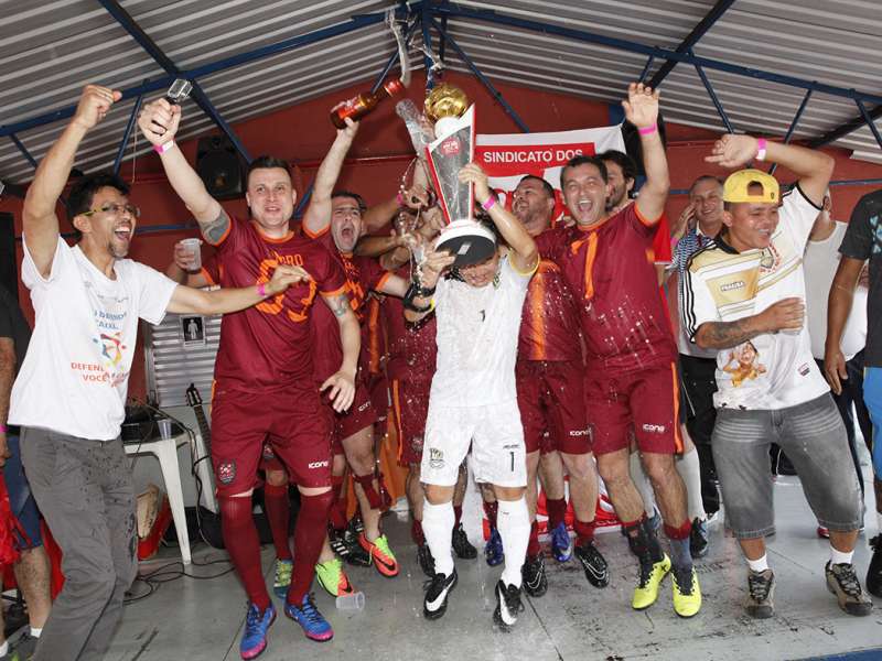 Final do campeonato de Futebol Society dos Bancários do ABC realizado no Top Spin & Big Ball. Avenida  Piraporinha, 414 - Planalto - São Bernardo/SP. Brasi_28_10_2017. Fotos Dino Santos.