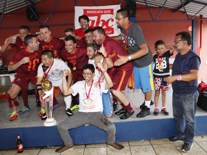 Final do campeonato de Futebol Society dos Bancários do ABC realizado no Top Spin & Big Ball. Avenida  Piraporinha, 414 - Planalto - São Bernardo/SP. Brasi_28_10_2017. Fotos Dino Santos.