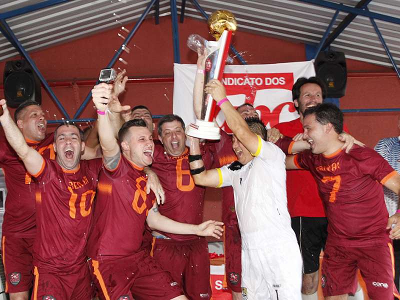 Final do campeonato de Futebol Society dos Bancários do ABC realizado no Top Spin & Big Ball. Avenida  Piraporinha, 414 - Planalto - São Bernardo/SP. Brasi_28_10_2017. Fotos Dino Santos.